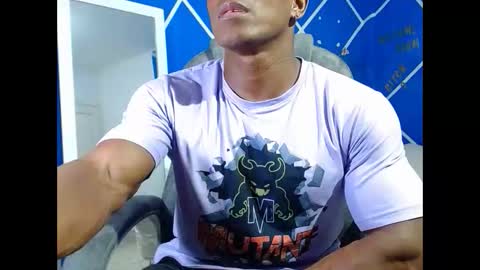 Snapshot of alexander_megan chatting on December 3, 3:09 am alexander online show from December 3, 3:09 am