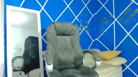 Snapshot of alexander_megan chatting on September 20, 8:43 pm alexander online show from September 20, 8:43 pm