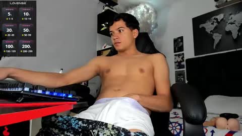 Snapshot of alexanderwalke chatting on December 1, 8:42 pm Alexander online show from December 1, 8:42 pm