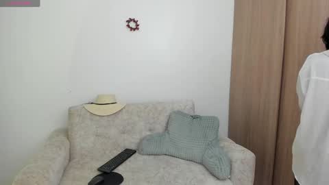 Snapshot of alexandra_fiore chatting on December 29, 2:27 am I am Alexandra online show from December 29, 2:27 am