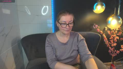 Snapshot of alexandra_kind chatting on December 17, 2:33 pm Alexandra online show from December 17, 2:33 pm