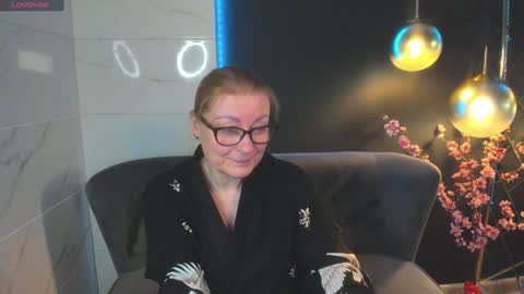 Snapshot of alexandra_kind chatting on December 19, 2:57 pm Alexandra online show from December 19, 2:57 pm