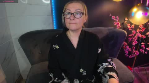 Snapshot of alexandra_kind chatting on December 30, 7:53 pm Alexandra online show from December 30, 7:53 pm