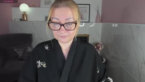 Snapshot of alexandra_kind chatting on January 14, 2:11 pm Alexandra online show from January 14, 2:11 pm