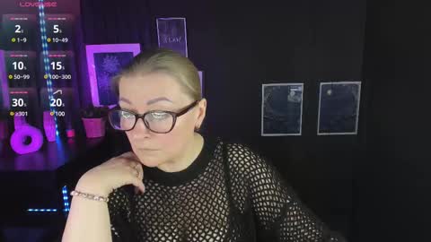 Snapshot of alexandra_kind chatting on March 10, 2:16 pm Alexandra online show from March 10, 2:16 pm