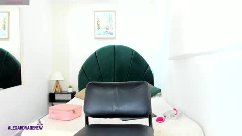     online show from April 5, 12:02 pm