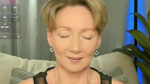 Snapshot of alexandrafix chatting on March 17, 2:09 pm Alexandra online show from March 17, 2:09 pm