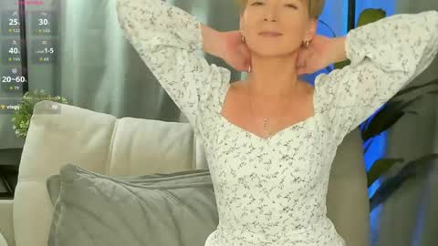 Snapshot of alexandrafix chatting on April 28, 1:49 pm Alexandra online show from April 28, 1:49 pm