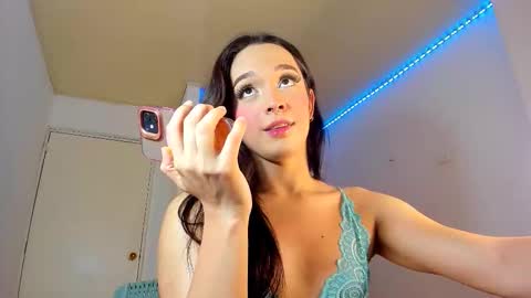 Snapshot of alexandre_chuad chatting on January 17, 3:33 am Alexa online show from January 17, 3:33 am