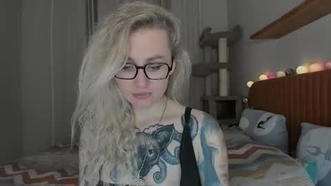 Snapshot of alexarush chatting on October 13, 5:35 pm alexarush online show from October 13, 5:35 pm