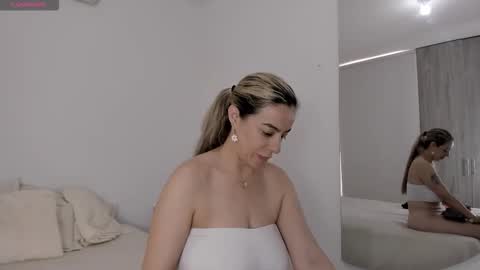 alexastormm online show from February 24, 5:00 pm