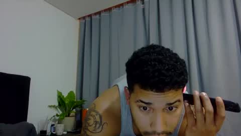 Snapshot of alexbrasua chatting on July 27, 9:33 pm alexbrasua online show from July 27, 9:33 pm
