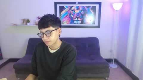 Snapshot of alexcum_18 chatting on February 23, 1:19 pm alex online show from February 23, 1:19 pm