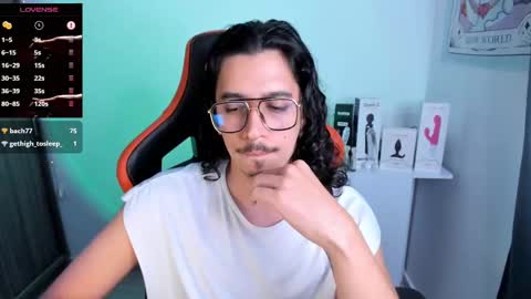 Snapshot of alexfloreszzz chatting on March 12, 7:06 pm alexfloreszzz online show from March 12, 7:06 pm