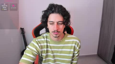 Snapshot of alexfloreszzz chatting on March 24, 8:47 pm alexfloreszzz online show from March 24, 8:47 pm