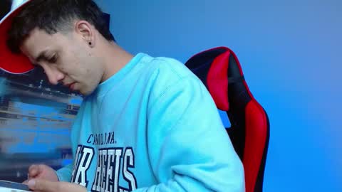 alexgiraldo__ online show from March 25, 2:50 am
