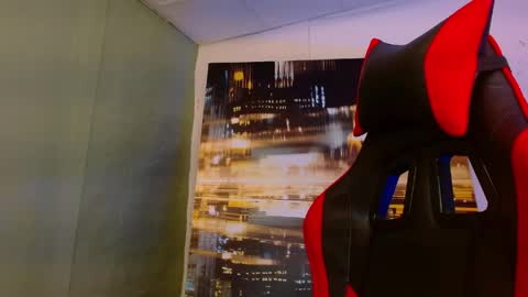 alexgiraldo__ online show from May 21, 1:18 pm