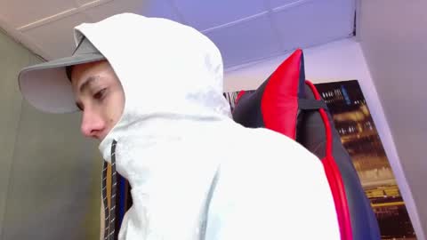 alexgiraldo__ online show from May 22, 12:11 pm