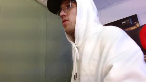 alexgiraldo__ online show from May 24, 11:37 am