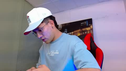 alexgiraldo__ online show from May 26, 2:07 am