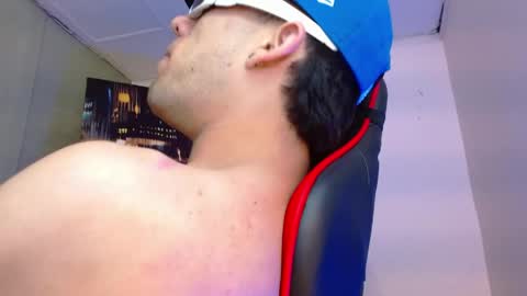 alexgiraldo__ online show from May 27, 7:00 pm