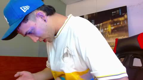 alexgiraldo__ online show from July 4, 12:22 pm