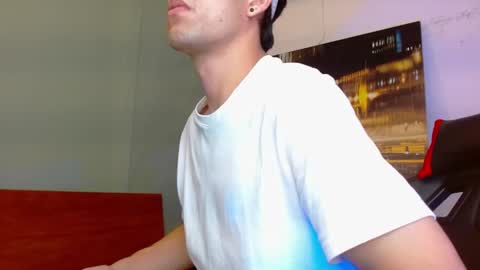 alexgiraldo__ online show from July 5, 3:45 am