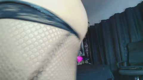 Snapshot of alexhoe_ chatting on January 17, 6:33 pm Alex online show from January 17, 6:33 pm