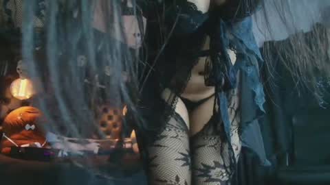 Snapshot of alexhoe_ chatting on February 19, 6:48 pm Alex online show from February 19, 6:48 pm