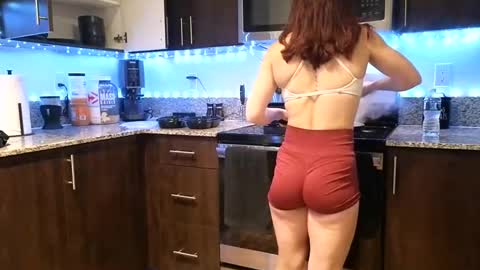 Snapshot of alexi793021 chatting on December 11, 11:10 pm Alexi online show from December 11, 11:10 pm