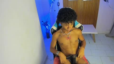 alexis_23cm online show from May 15, 11:39 am
