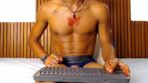 alexis_23cm online show from May 25, 6:25 pm