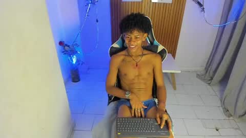 alexis_23cm online show from May 30, 5:54 pm