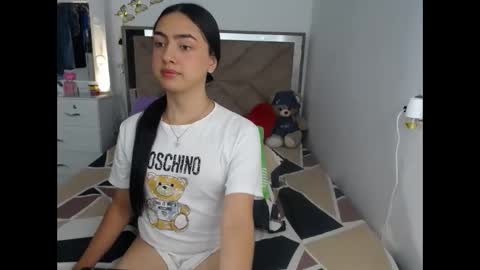 -- ALEXIS -- online show from May 22, 1:57 am