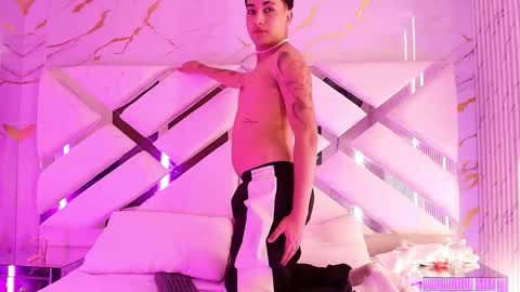 Alexis Castillo  online show from April 26, 1:58 am
