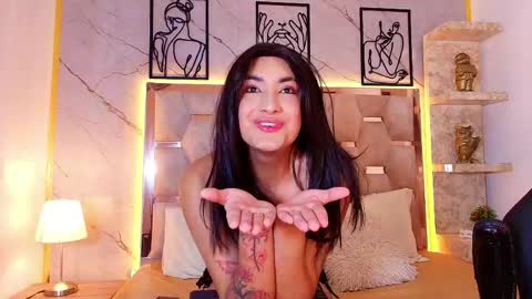 Alexis Castillo  online show from May 5, 2:19 am