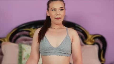 Snapshot of alexis_flower chatting on July 1, 4:07 pm Alexis online show from July 1, 4:07 pm