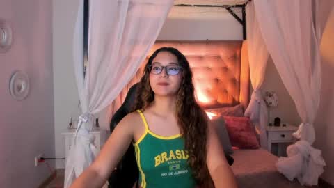 alexis_scott__ online show from May 26, 4:08 am