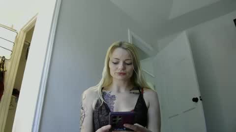Snapshot of alexisafterdarkx chatting on June 20, 8:33 pm alexisafterdarkx online show from June 20, 8:33 pm