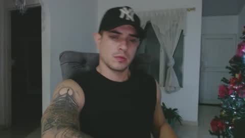 Snapshot of alexmaximuss chatting on December 22, 5:12 am Maximuss online show from December 22, 5:12 am