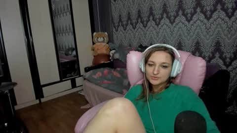 Alex online show from December 5, 1:03 am