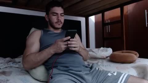 Snapshot of alexsb1998 chatting on February 7, 3:12 am alexsb1998 online show from February 7, 3:12 am