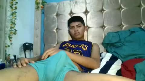 Snapshot of alexsexy1405 chatting on May 21, 3:57 am alexsexy1405 online show from May 21, 3:57 am