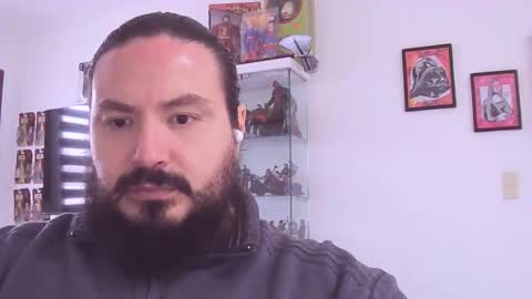 Snapshot of alextambet chatting on January 10, 3:16 pm alextambet online show from January 10, 3:16 pm