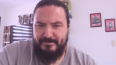 Snapshot of alextambet chatting on February 28, 6:52 pm alextambet online show from February 28, 6:52 pm