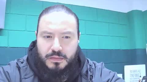 Snapshot of alextambet chatting on December 1, 1:27 pm alextambet online show from December 1, 1:27 pm