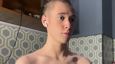 Snapshot of alexwos chatting on December 13, 12:09 am Alex online show from December 13, 12:09 am