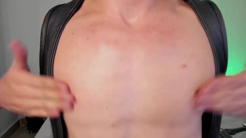 Snapshot of alexxander_hall chatting on October 31, 1:28 am Alexxander Hall online show from October 31, 1:28 am