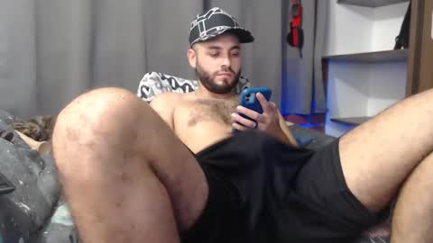 Snapshot of alexxx1106 chatting on December 12, 9:19 am alexxx1106 online show from December 12, 9:19 am