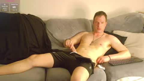 Snapshot of alexxxzander1 chatting on April 26, 6:33 am Alex online show from April 26, 6:33 am